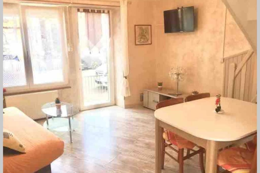 Petite Maison Au Coeur De L Auvergne Jumeaux Ngoại thất bức ảnh